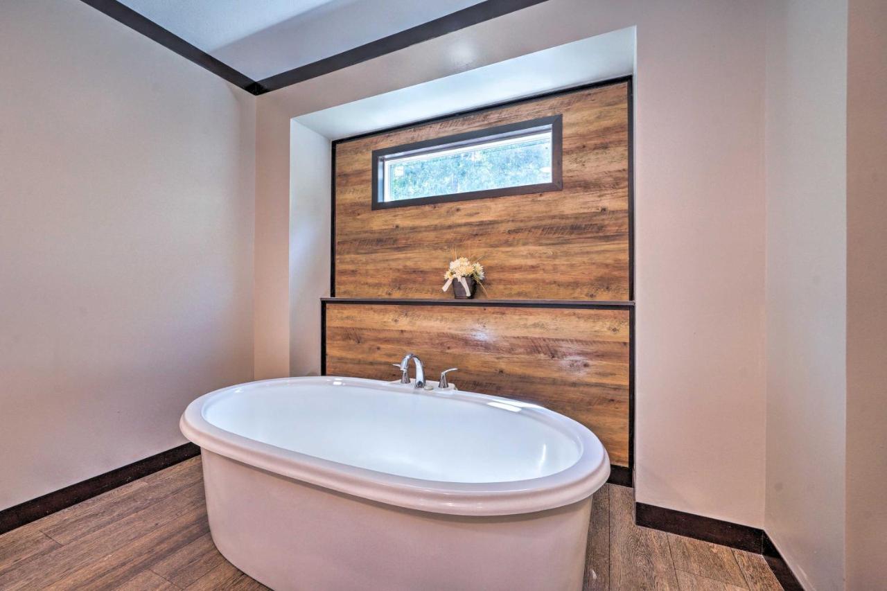Pet-Friendly Home With Pool In Broken Bow! Экстерьер фото